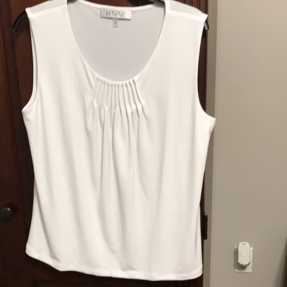 Kasper white pleated blouse. Size L.